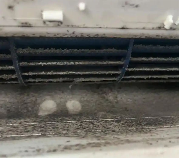 珠海市空调吹的风有股烧焦味是怎么回事